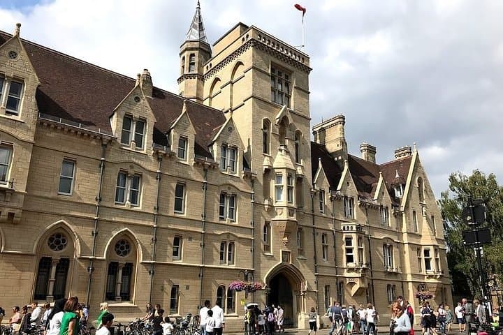 Walk in Harry Potter’s Footsteps: Oxford Film Locations Tour