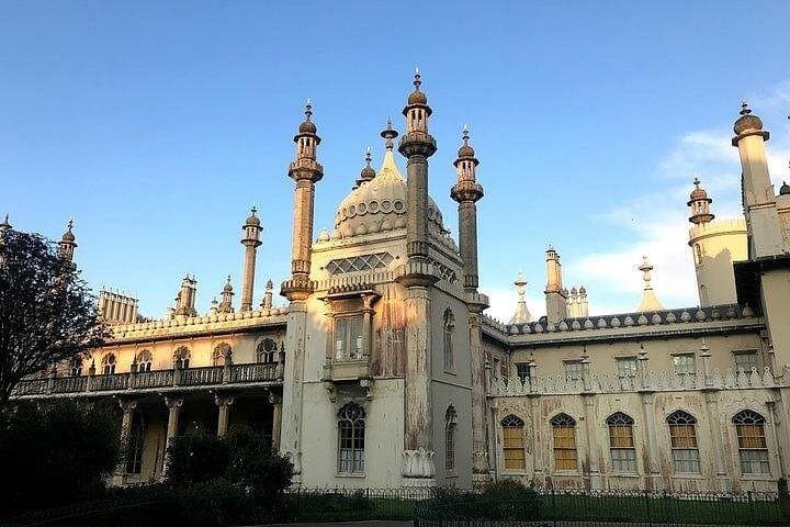 Full-Day Private Tour of Brighton: Royal Pavilion, Pier & The Lanes
