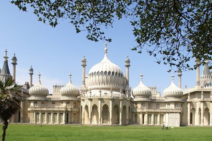 Full-Day Private Tour of Brighton: Royal Pavilion, Pier & The Lanes photo 3