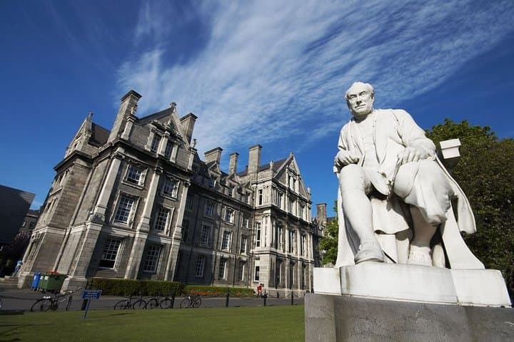 Secrets of Dublin: Private Walking Tour of Hidden Streets and Historic Sights