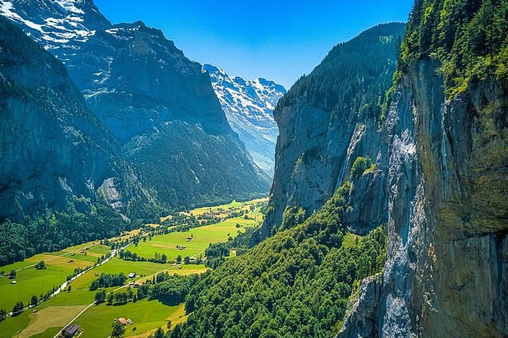 Bernese Oberland Day Trip from Zurich: Waterfalls, Lake Brienz & Alpine Views photo 3