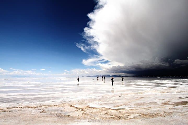 6-Day Atacama to Uyuni Salt Flats Expedition — Altiplano Colors, Flamingos & Incahuasi photo 3