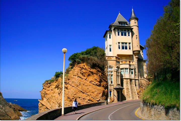 Private Biarritz & Saint-Jean-de-Luz Coastal Day Tour — Luxury Driver and Optional Guide