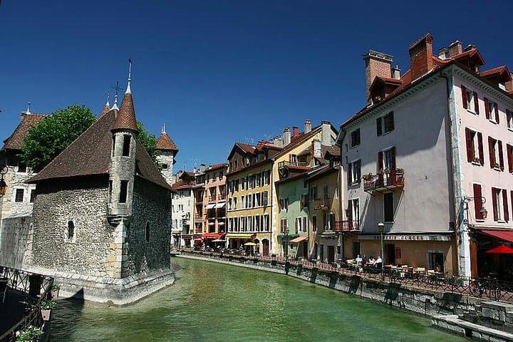 Private 2-Hour Walking Tour of Annecy — Lakefront, Old Town & Château Highlights photo 2