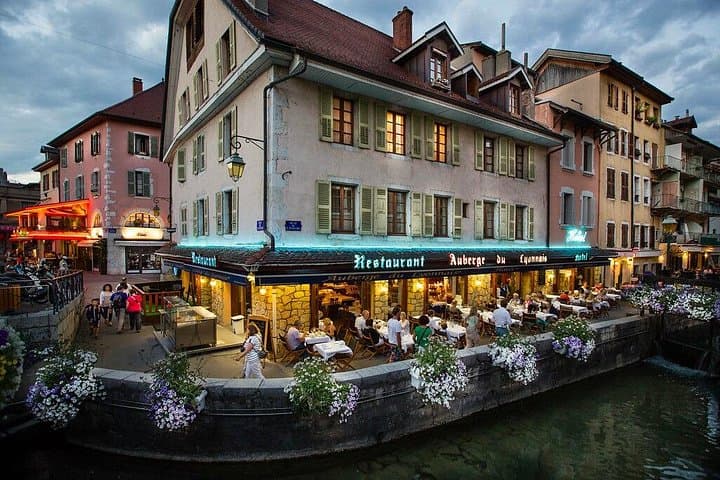 Private 2-Hour Walking Tour of Annecy — Lakefront, Old Town & Château Highlights photo 4
