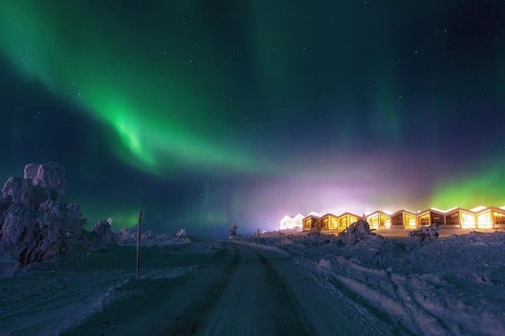 Rovaniemi Private Northern Lights Hunt: Small-Group Aurora Photo Tour