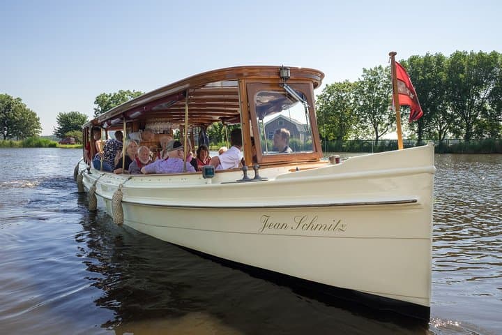 Amsterdam High Tea Canal Cruise on a Classic Salon Boat photo 6
