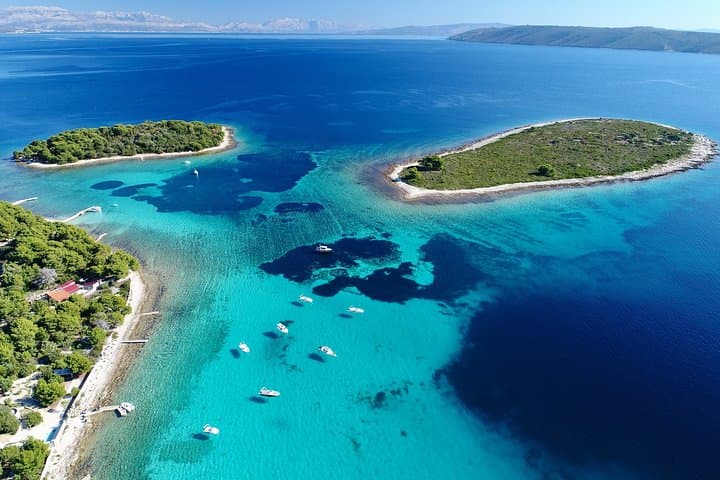 Blue Lagoon and Maslinica Half-Day Speedboat Tour from Trogir photo 2