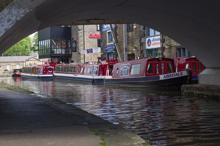 Drinks Ahoy: Skipton Dalesman Canal Boat Whisky & Cocktail Cruise photo 2