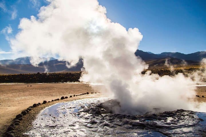4 Days Discovery San Pedro de Atacama: Altiplano Lagoons, Geysers & Moon Valley photo 6