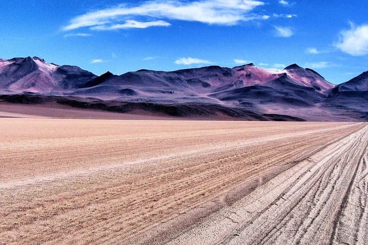 4 Days Discovery San Pedro de Atacama: Altiplano Lagoons, Geysers & Moon Valley photo 2