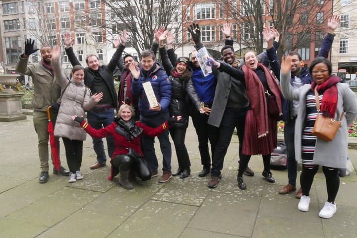 Immersive Theatrical Scavenger Hunt in London with a Character Host