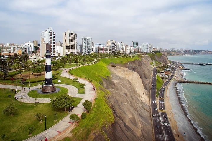 Explore Lima's Miraflores, Barranco & San Isidro: 3-Hour Small-Group Districts Tour photo 4
