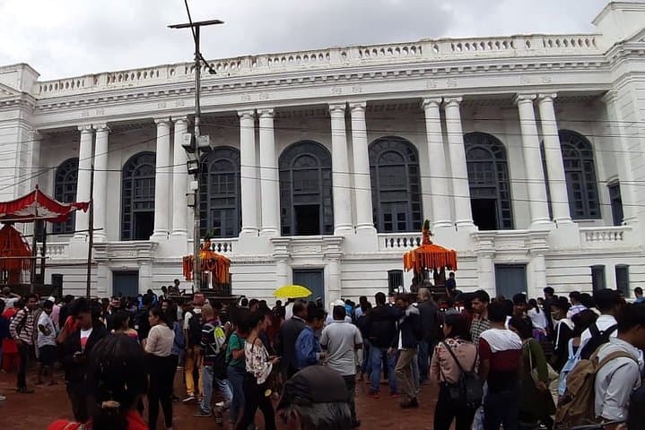 Kathmandu Durbar Square Walking Tour — Thamel to Hanuman Dhoka Guide