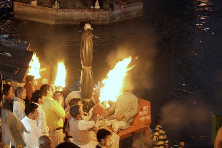Evening Ganga Aarti in Rishikesh: Private Ritual on the Banks of the Ganges with Dinner photo 5