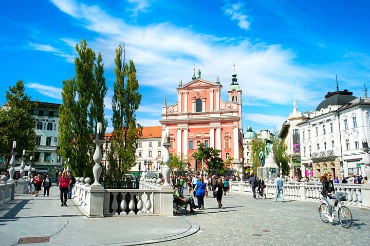 Ljubljana Castle Guided Walk and Funicular: Explore the Old Town in 2 Hours