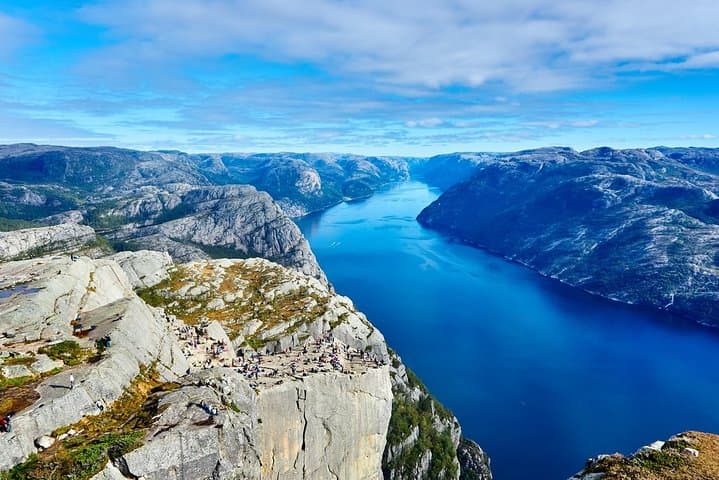 Hiking Preikestolen: A Day on Lysefjord’s Pulpit Rock from Stavanger photo 3