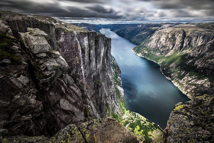 Hiking Preikestolen: A Day on Lysefjord’s Pulpit Rock from Stavanger photo 4