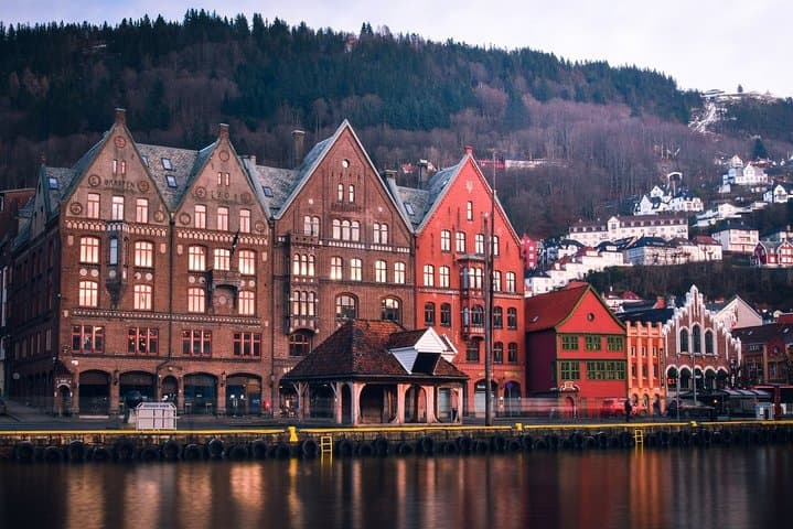 Exploring Bergen: A Private 4-Hour Walking Tour from Historic Bryggen to Mount Fløyen photo 3