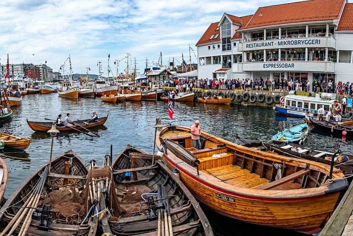 Exploring Bergen: A Private 4-Hour Walking Tour from Historic Bryggen to Mount Fløyen photo 4