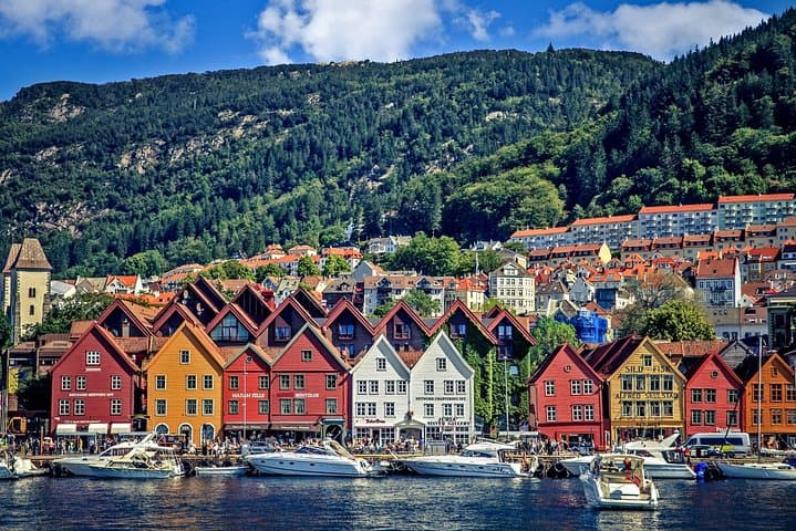 Exploring Bergen: A Private 4-Hour Walking Tour from Historic Bryggen to Mount Fløyen photo 5