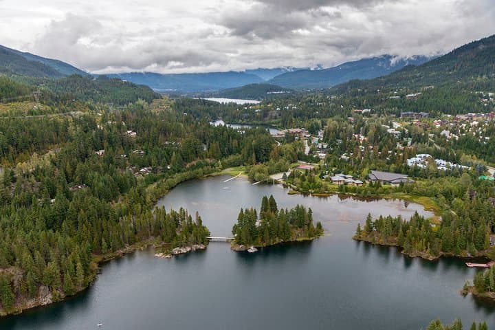 Sea-to-Sky Waterfalls & Whistler Discovery Day Tour from Vancouver
