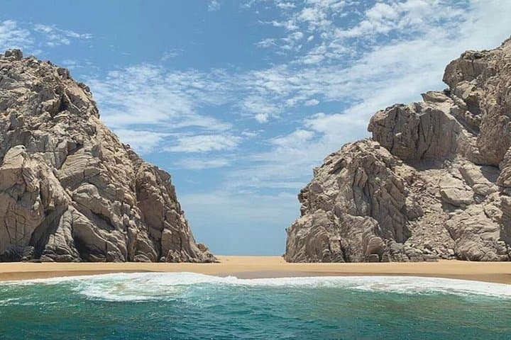 Private Romantic Tour in Cabo San Lucas — Arch Views, Lovers Beach & Local Love Legends photo 2