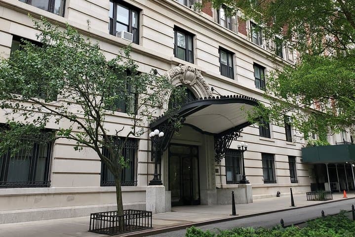 Upper West Side Private Walking Tour: History, Film & Architecture photo 4