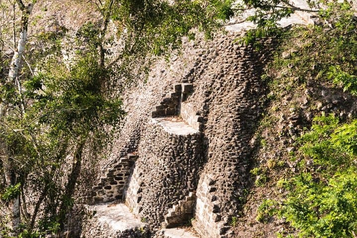 Full-Day Xunantunich Ruins & St. Herman's Blue Hole — Belize Day Trip photo 4