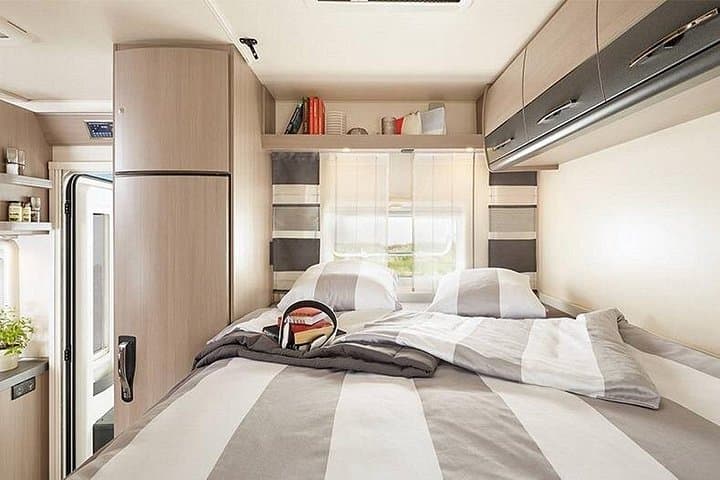 Chauffeur-Driven Motorhome Rental in Negombo — Explore Sri Lanka by Hobby Siesta A70 GM photo 3