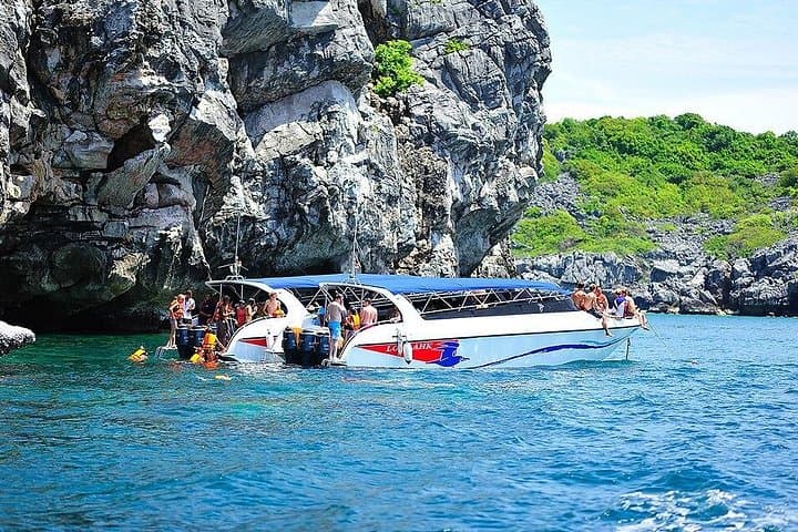 Snorkel and Kayak Angthong National Marine Park by Speedboat from Koh Phangan