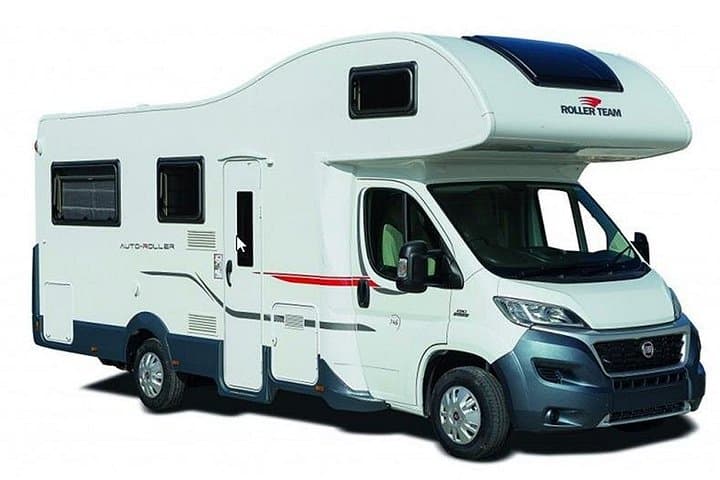 Chauffeur-Driven Motorhome Rental in Negombo — Roller Team Autoroller 746 for Sri Lanka Road Trips photo 1