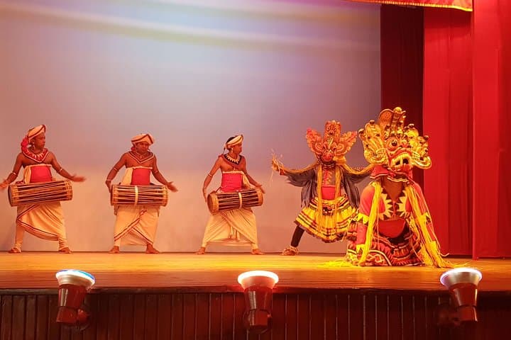 Kandy Fire Dancing Cultural Show: Evening of Kandyan Dance & Fire Performance photo 4