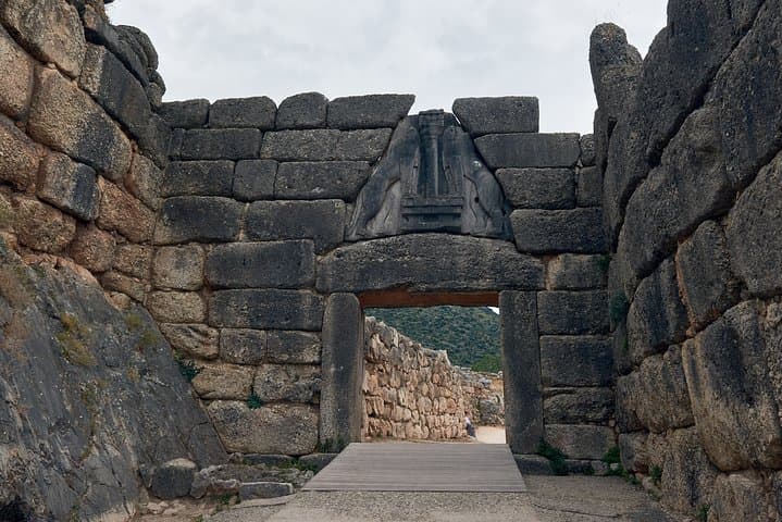 Best of Greece: 7-Day Peloponnese, Delphi & Meteora Tour — Authentic Greek Culture & History photo 4