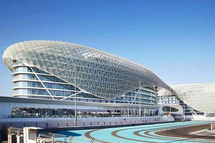 Luxury Private Transfer Abu Dhabi to Dubai Airport DXB — SUV Chauffeur Service photo 4