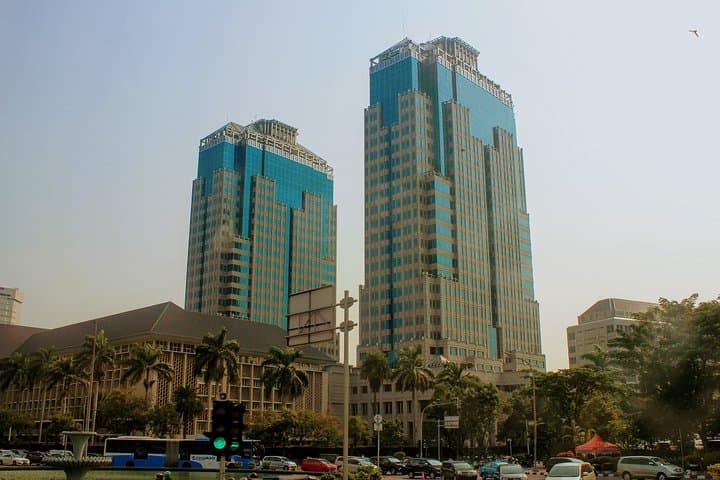 Monas to Menteng: 2-Hour Private Romantic Walking Tour in Jakarta photo 4