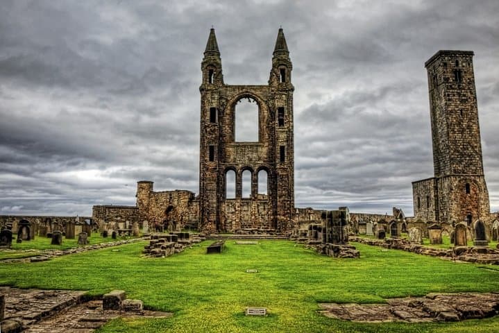 East Coast Gems Private Tour from Edinburgh: St Andrews, Castles & Whisky Tasting