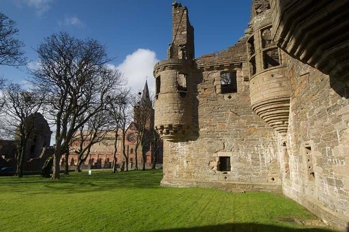 Kirkwall Private Walking Tour — St Magnus Cathedral & Bishop's and Earl's Palace (4-Hour) photo 5
