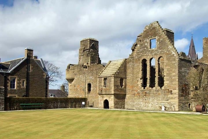 Kirkwall Private Walking Tour — St Magnus Cathedral & Bishop's and Earl's Palace (4-Hour) photo 6