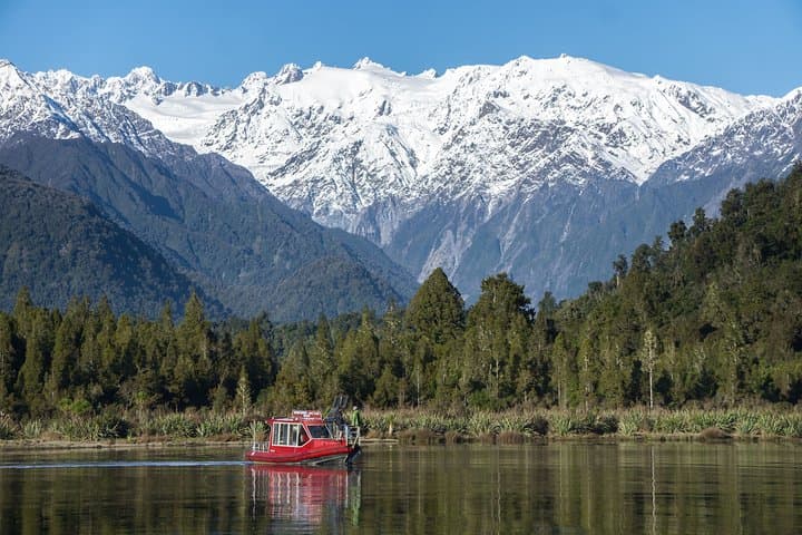 Lake Mapourika Scenic Cruise: 2-Hour Wildlife & Alpine Reflection Tour