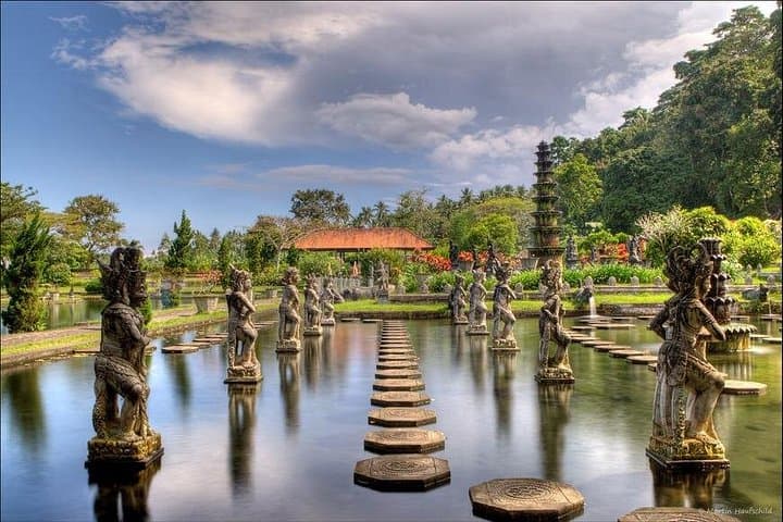 Explore East Bali: Tirta Gangga, Lempuyang & Pasir Putih Day Tour photo 3