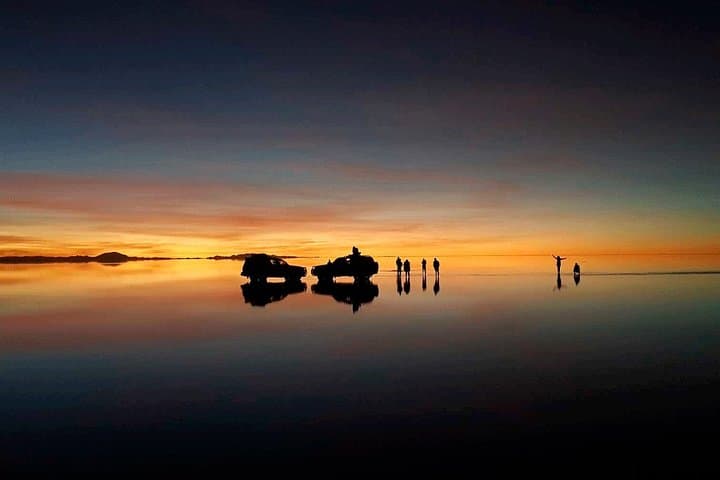 Full-Day Uyuni Salt Flats Private Tour with English Guide