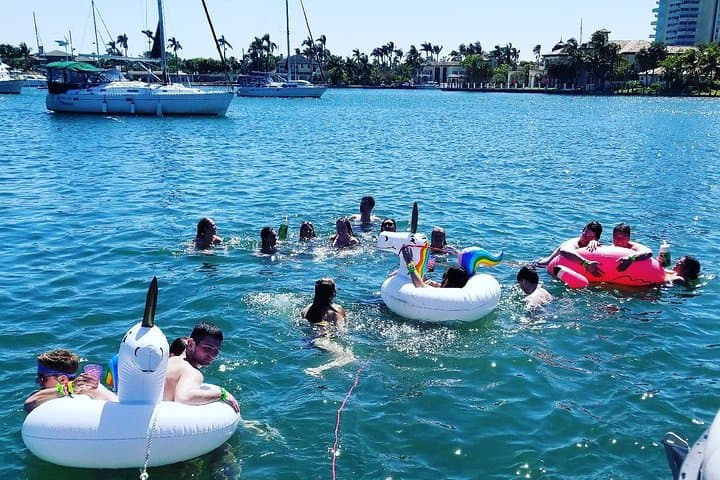 Fort Lauderdale Sandbar Party Boat Cruise — Island Time Experience photo 3