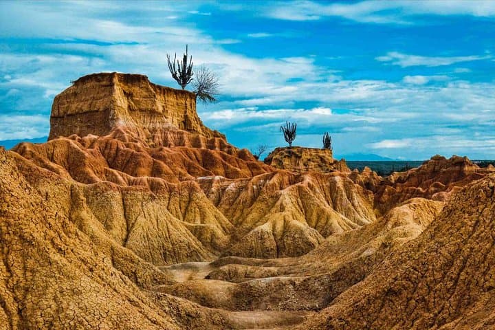 4-Day Tatacoa Desert and San Agustín Archaeological Tour