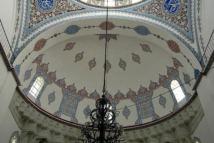 Bosphorus & Golden Horn: Five-Hour Cruise, Balat Walk and Eyüp Views photo 6
