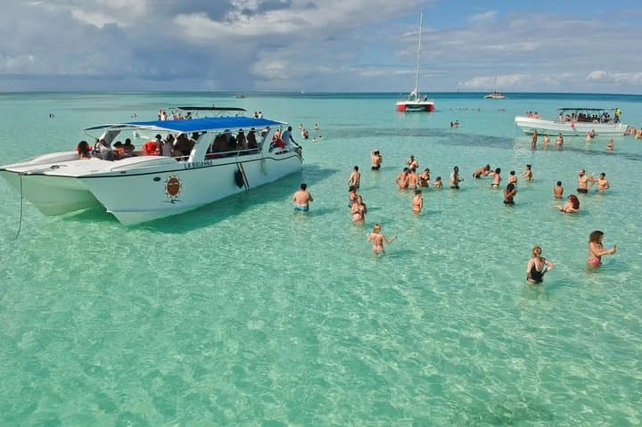 Saona Island Excursion from Bayahibe: Natural Pool, Beach Buffet & Speedboat Return photo 2