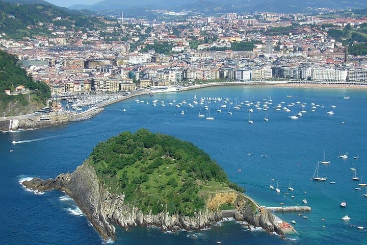 Private Full-Day San Sebastián Tour from Biarritz: Beaches, Views & Pintxos