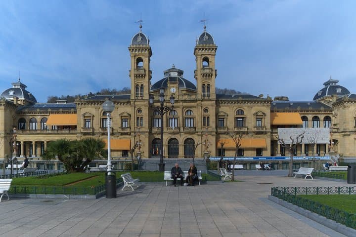 Private Full-Day San Sebastián Tour from Biarritz: Beaches, Views & Pintxos photo 4