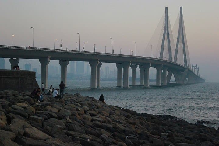 Exploring Mumbai: A Full-Day Private City Tour