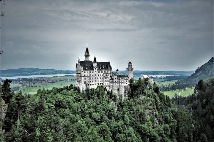 Private Day Trip to Neuschwanstein & Hohenschwangau with Oberammergau Visit photo 6